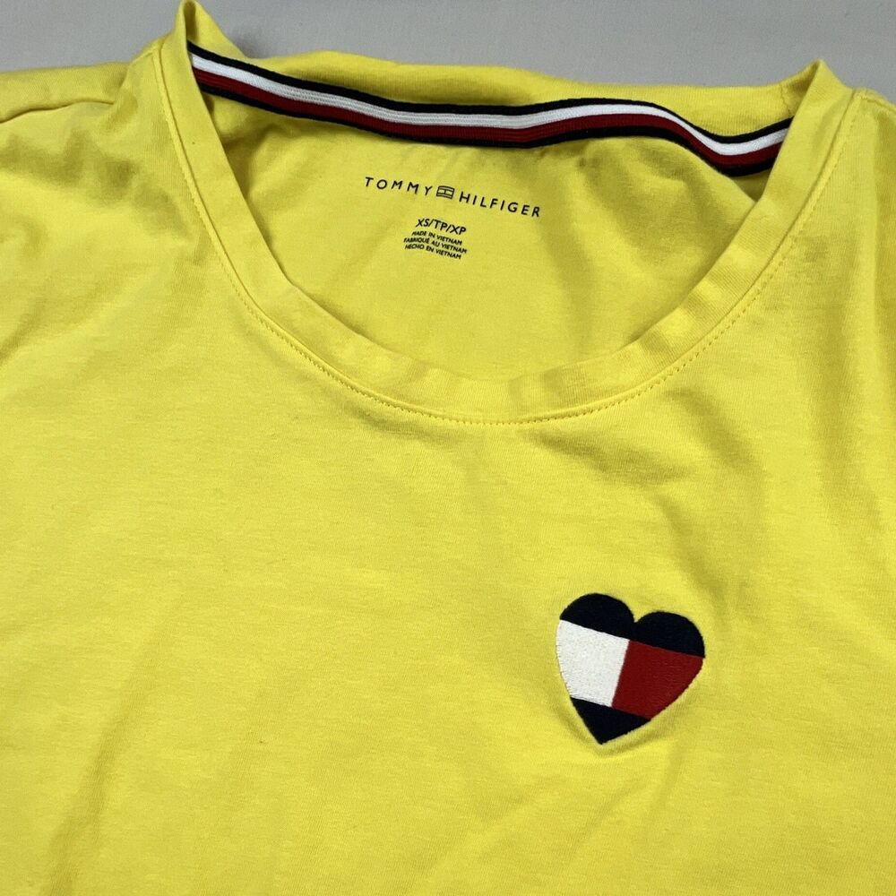 Tommy Hilfiger Women's T-Shirt XS Yellow Crew Neck Short Sleeve Heart Logo
